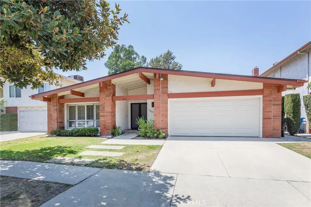 6849 Whitaker Avenue, Lake Balboa