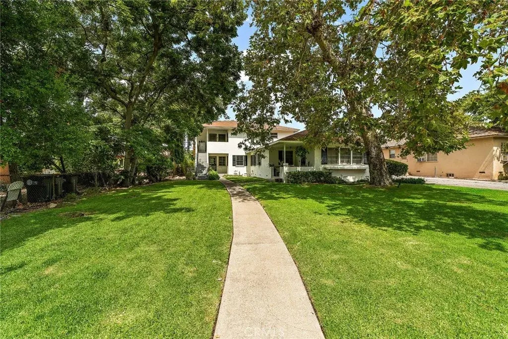 1215 N Verdugo Road, Glendale