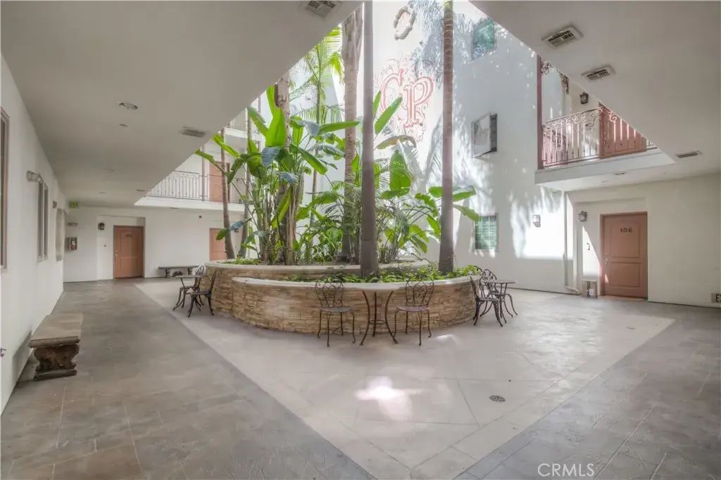 4551 Coldwater Canyon Avenue 103, Studio City