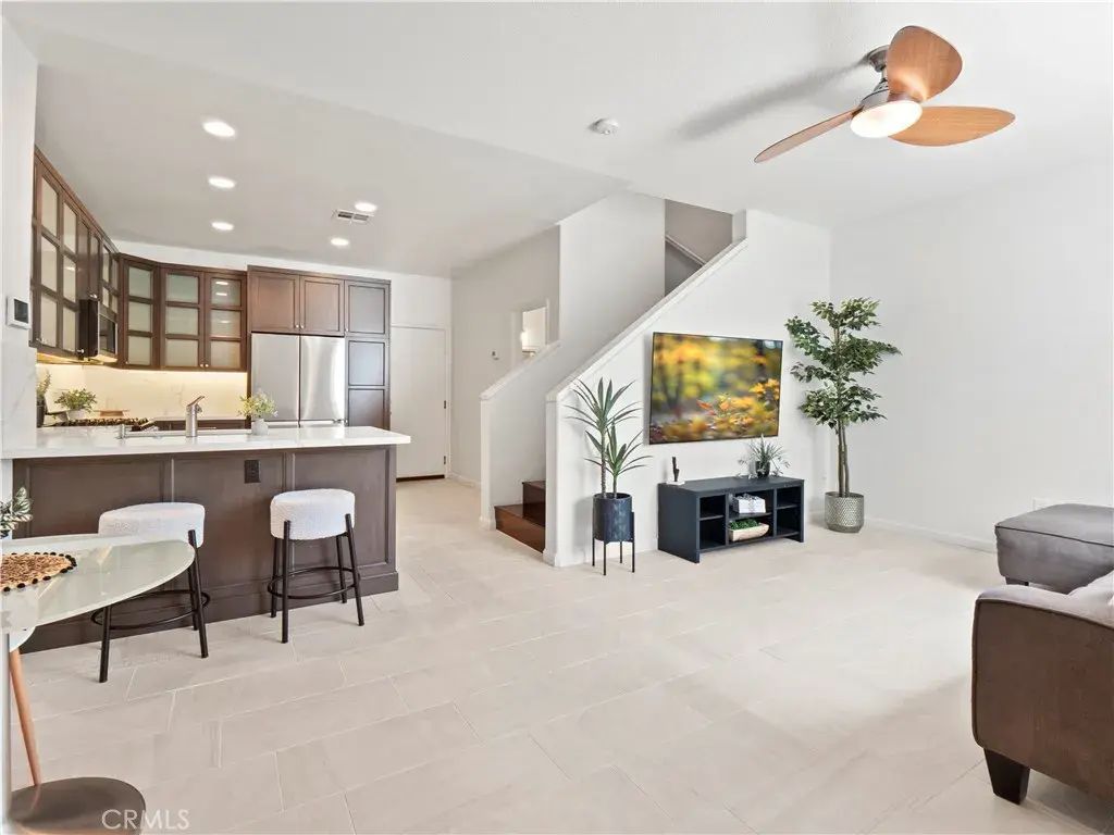 25403 Silver Crest Court, Saugus