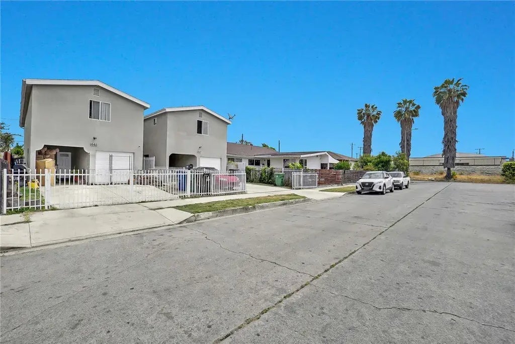 1665 E 84th Street, Los Angeles