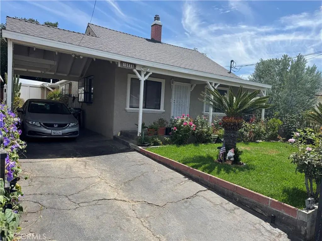 10338 Scoville Avenue, Sunland