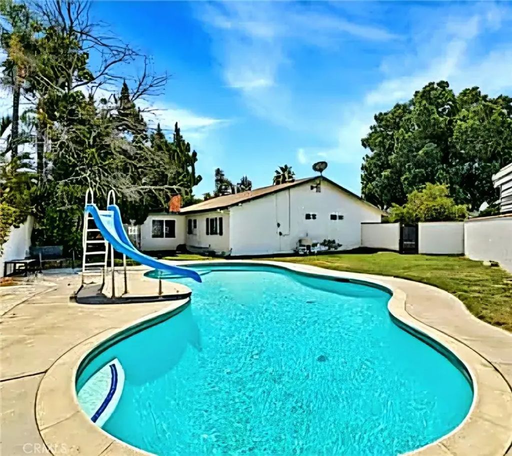 4665 La Paz Lane, Riverside