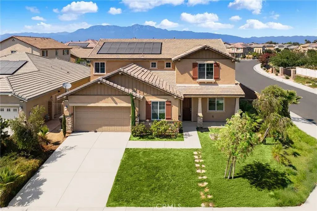 11877 Crossbill Way, Jurupa Valley