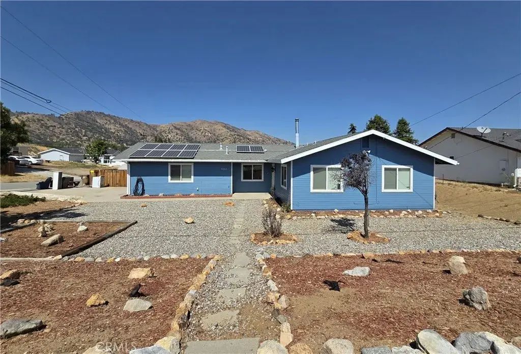 22201 Mccarthy Drive, Tehachapi