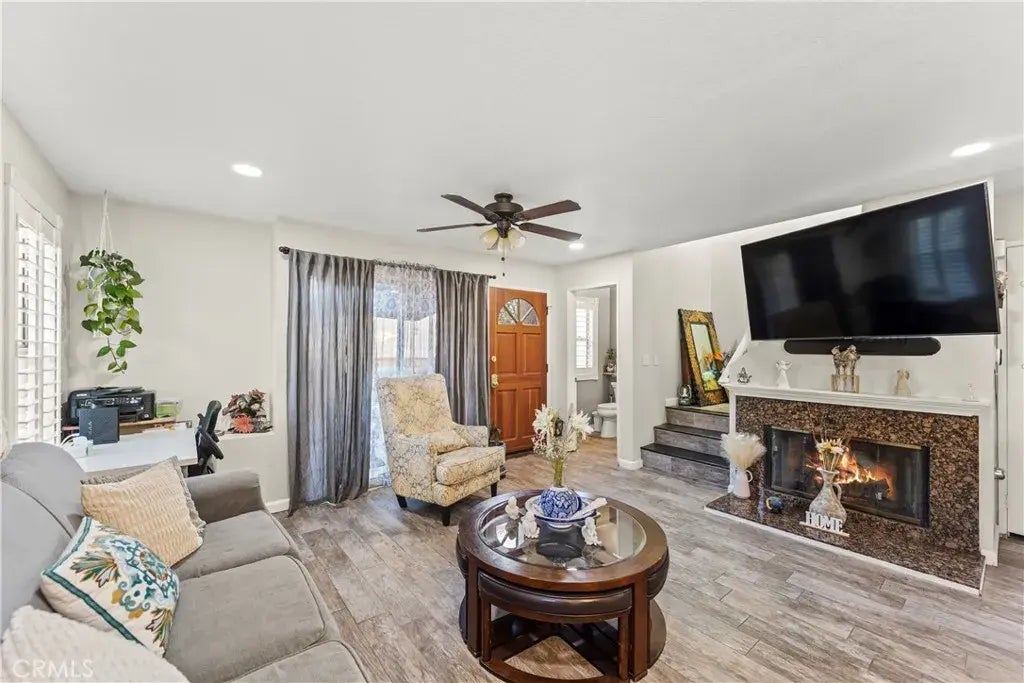 22617 Copper Hill Drive 121, Saugus