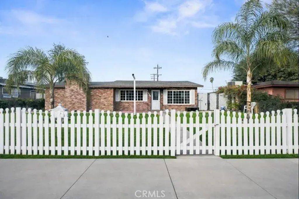 1320 White Lane, Bakersfield