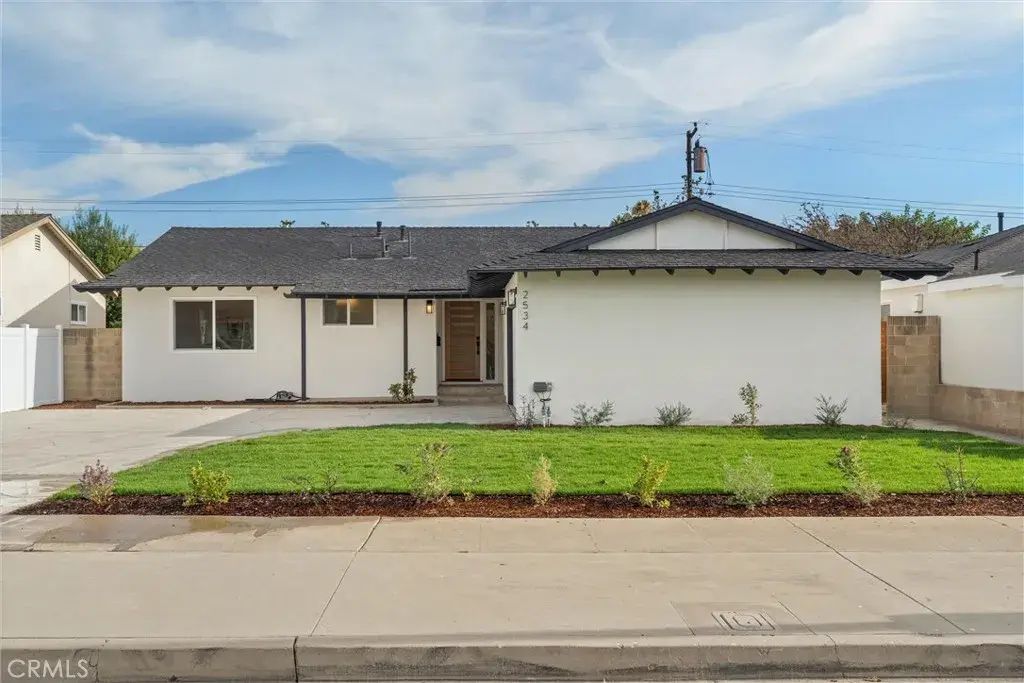 2534 E Hoover Avenue, Orange