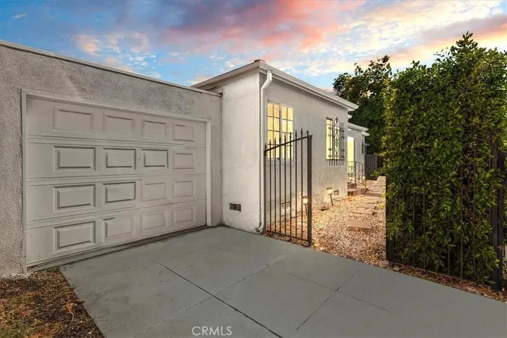 2820 S La Brea Avenue, Los Angeles