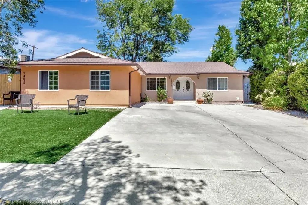 24017 Sylvan Street, Woodland Hills