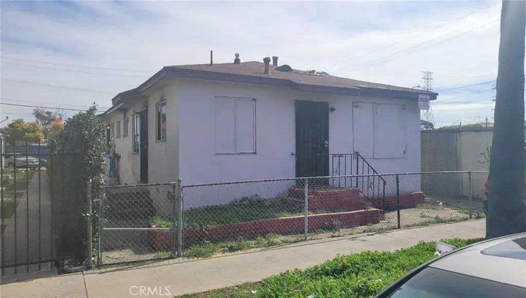 9618 S Figueroa Street, Los Angeles