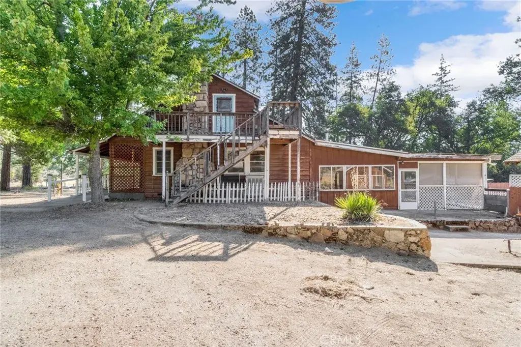 2823 State Highway 49 South, Mariposa