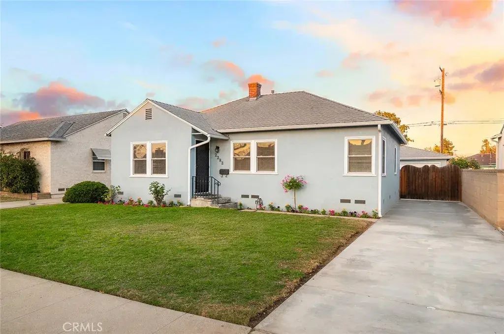 2282 Pepperwood Avenue, Long Beach