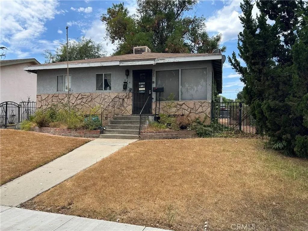 946 Cedar Street, Corona