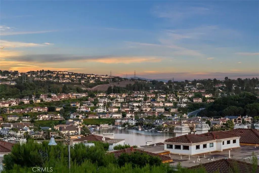 22384 Manacor 4, Mission Viejo