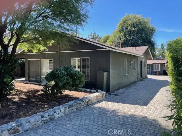 356 W 8th Street, Claremont