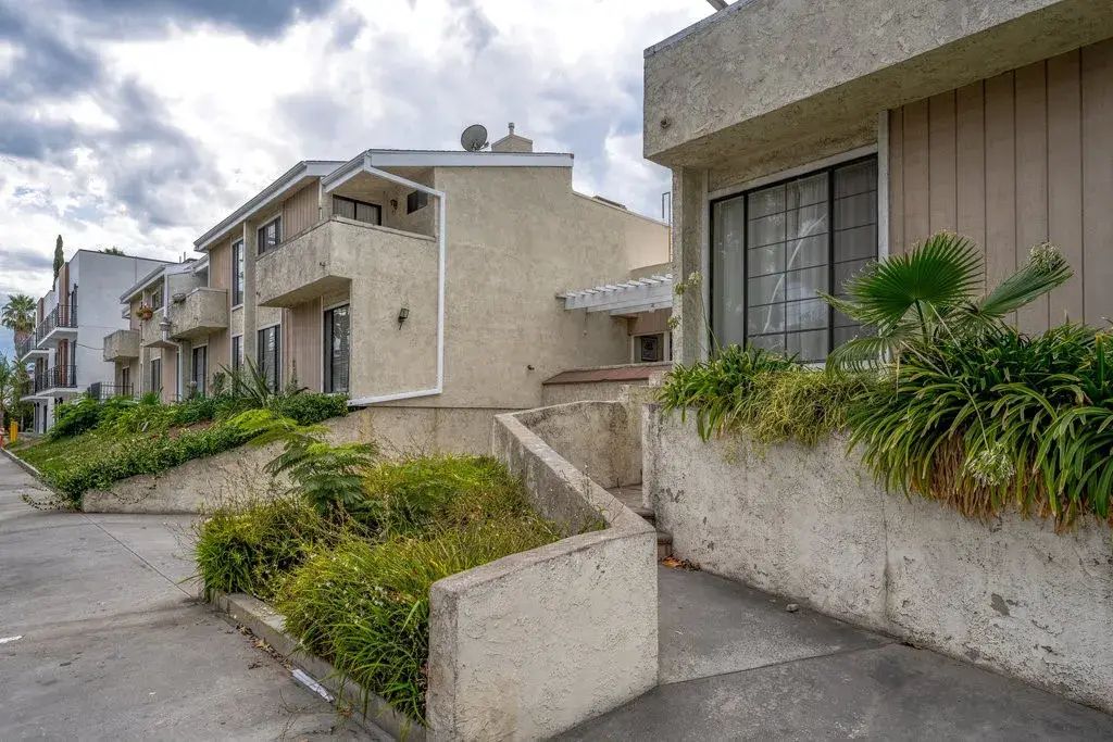 11834 Gilmore Street 13, North Hollywood
