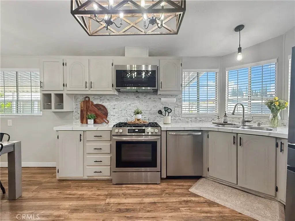 4901 Green River 239, Corona