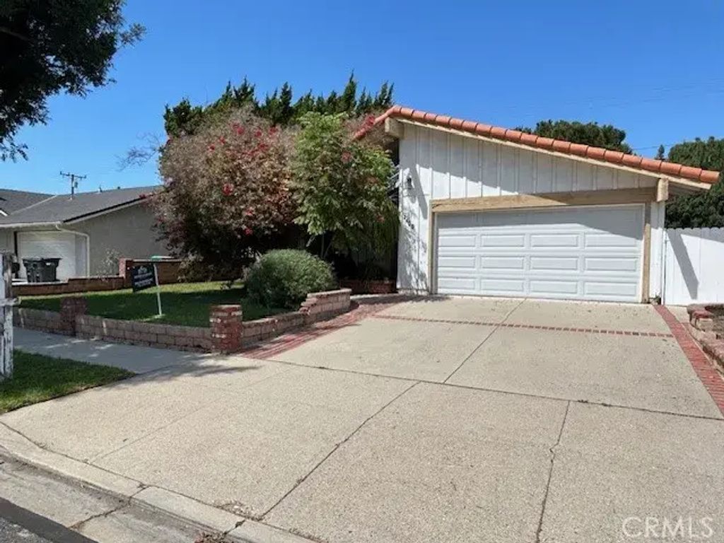 2405 Lee St., Simi Valley
