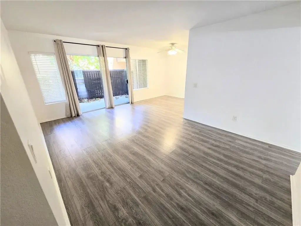 18350 Hatteras Street 163, Tarzana