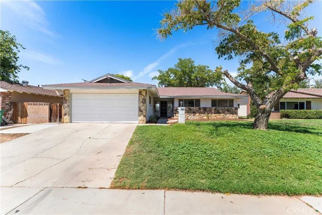 1133 W Avenue J11, Lancaster