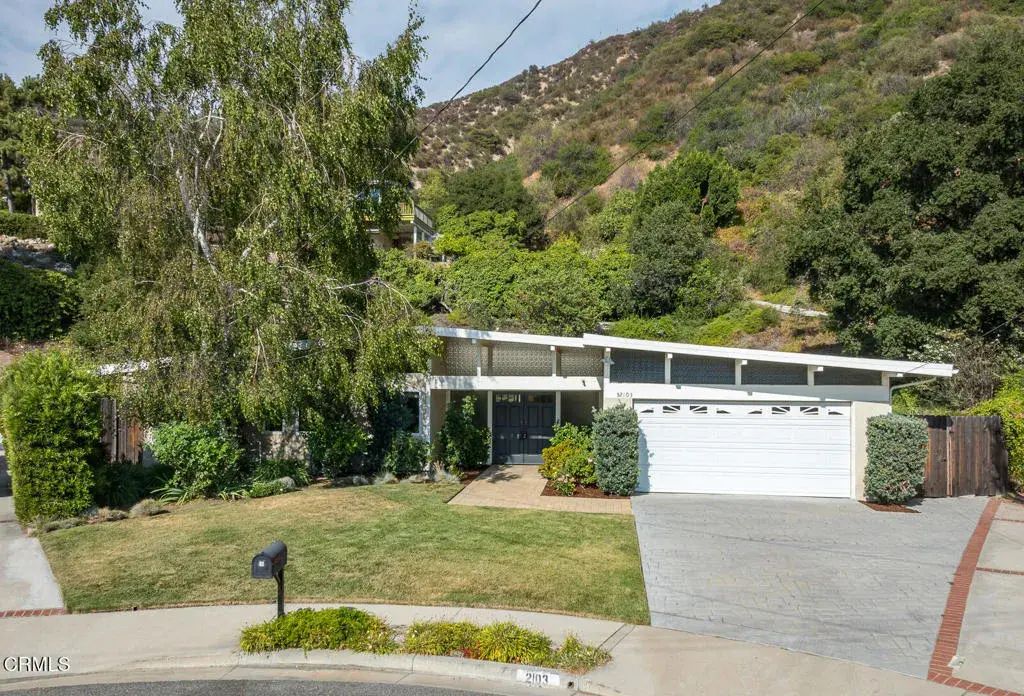 2103 Normanton Drive, La Canada Flintridge