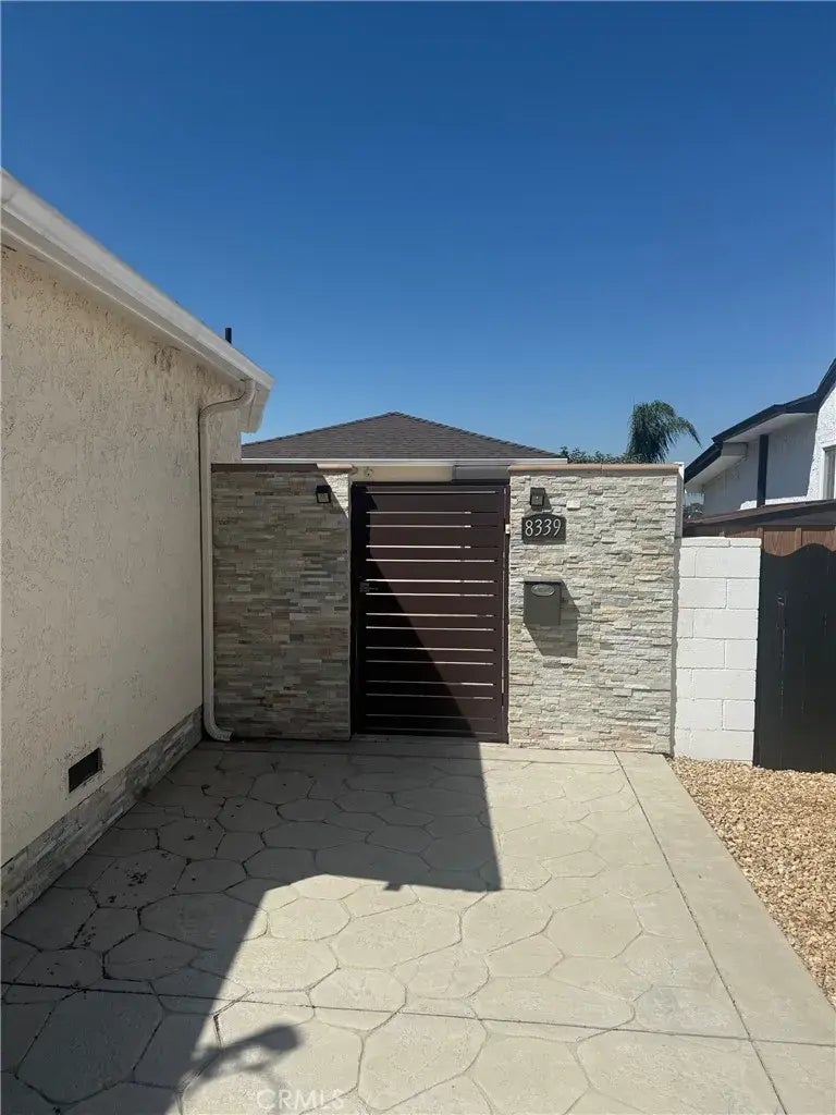 8339 Valecrest Drive, Sun Valley