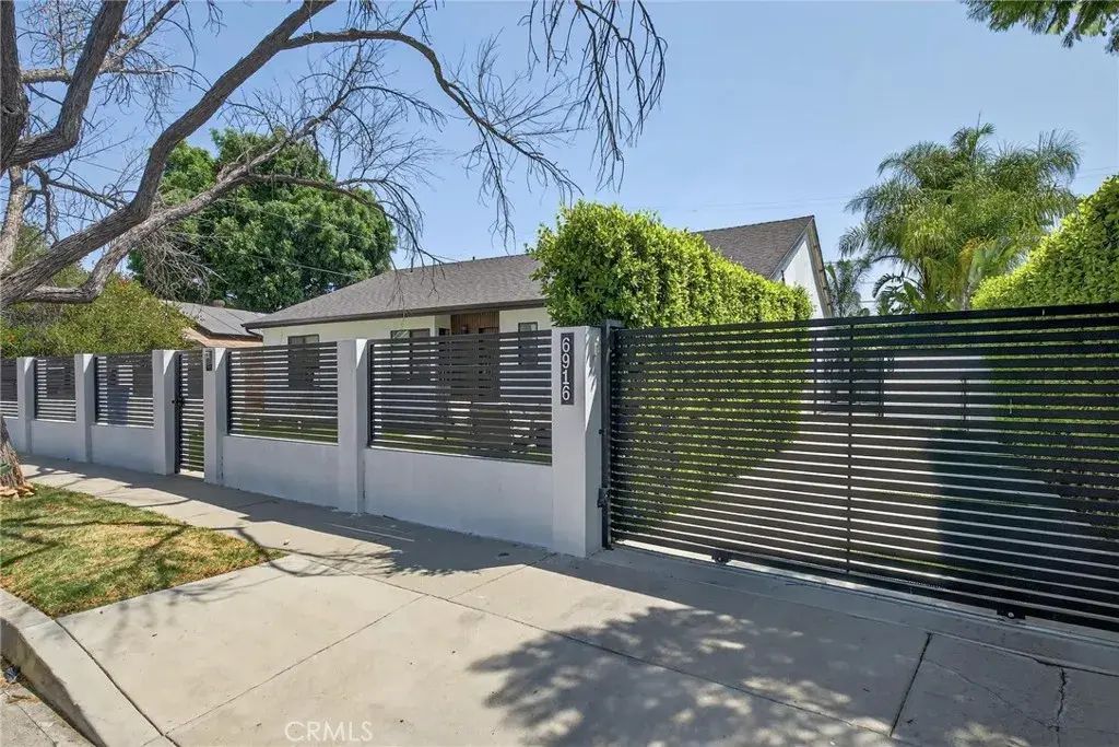 6916 Lasaine Avenue, Van Nuys