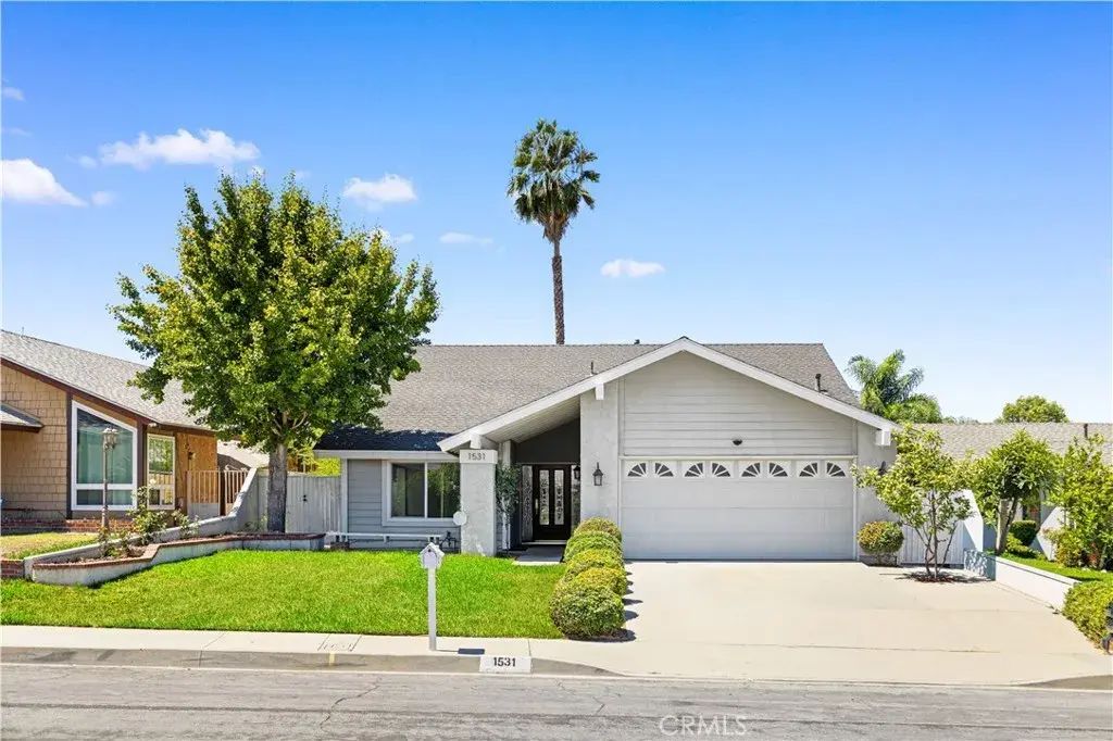 1531 Leanne, Walnut
