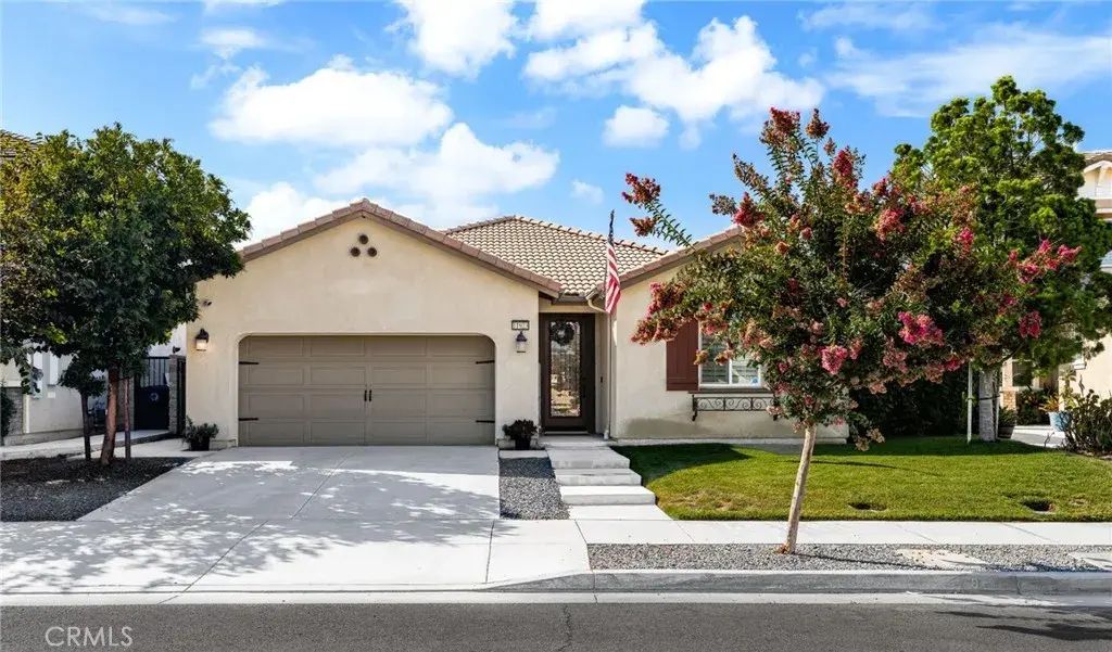 11923 Meander Way, Jurupa Valley