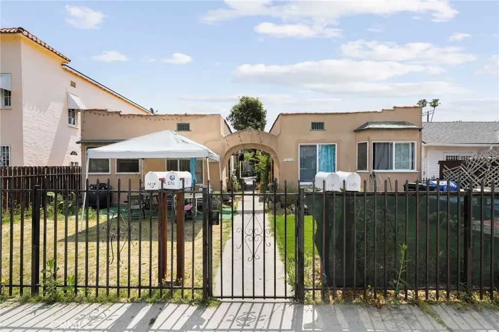 1216 S Mullen Avenue, Los Angeles