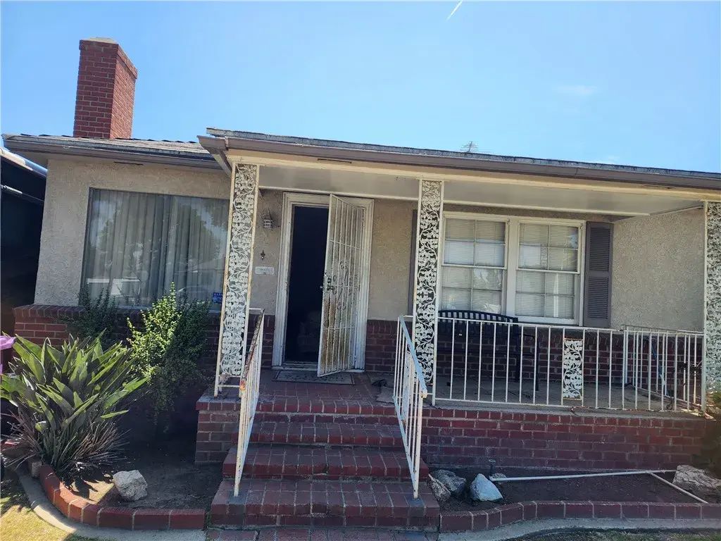 1098 E Ridgewood Street, Long Beach