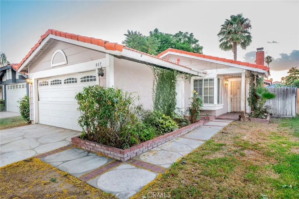 807 Santa Fe Lane, Colton