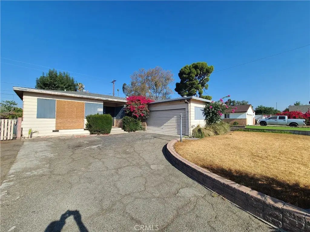 7938 Chantry Avenue, Fontana