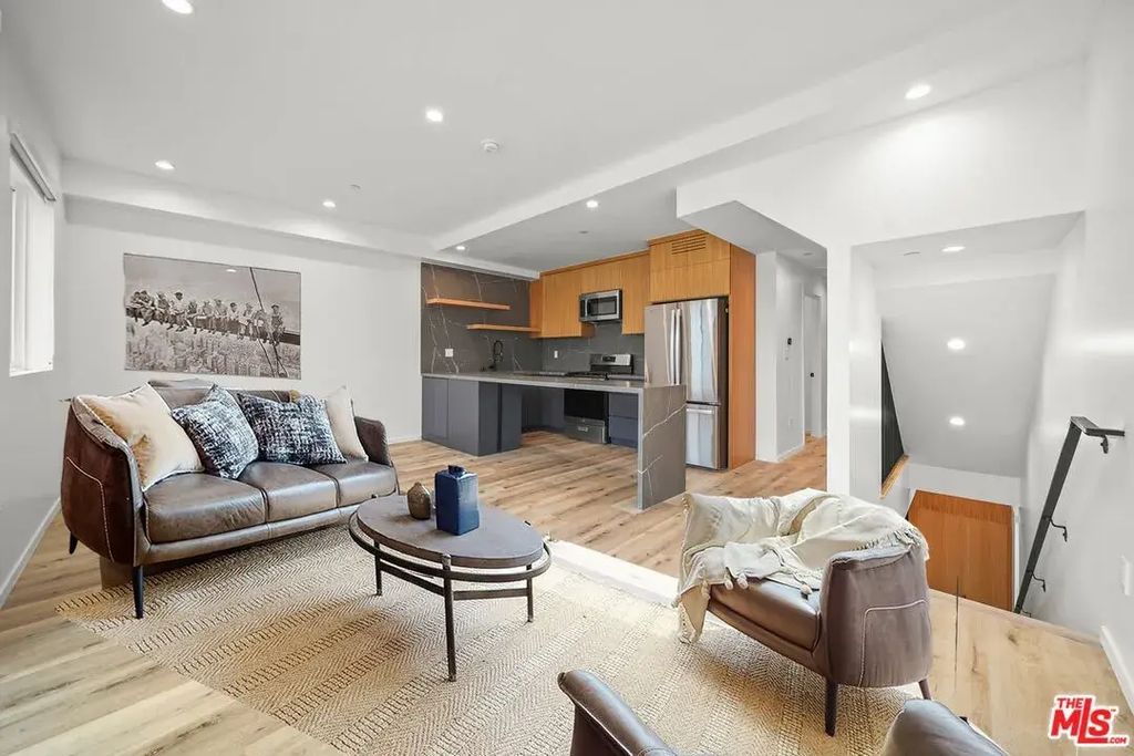 849 N Mariposa Avenue 845 1/2, Los Angeles