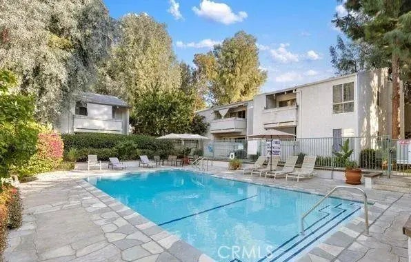 20134 Leadwell Street 302, Winnetka