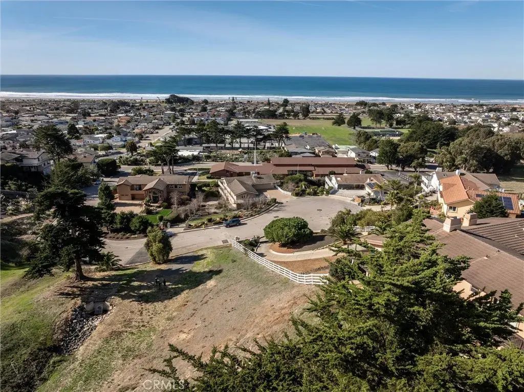 670 Sequoia, Morro Bay