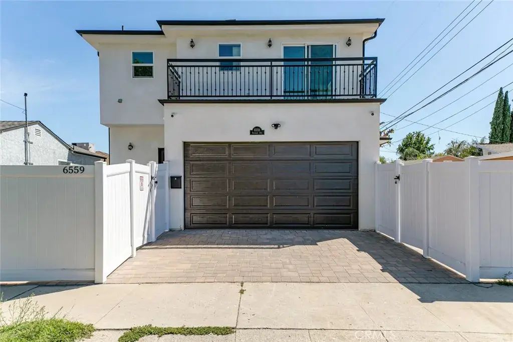 6559 Teesdale Avenue, North Hollywood