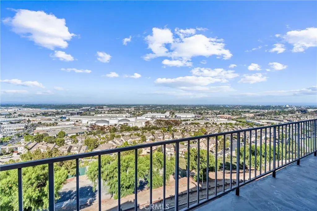 2700 E Panorama Drive 402, Signal Hill