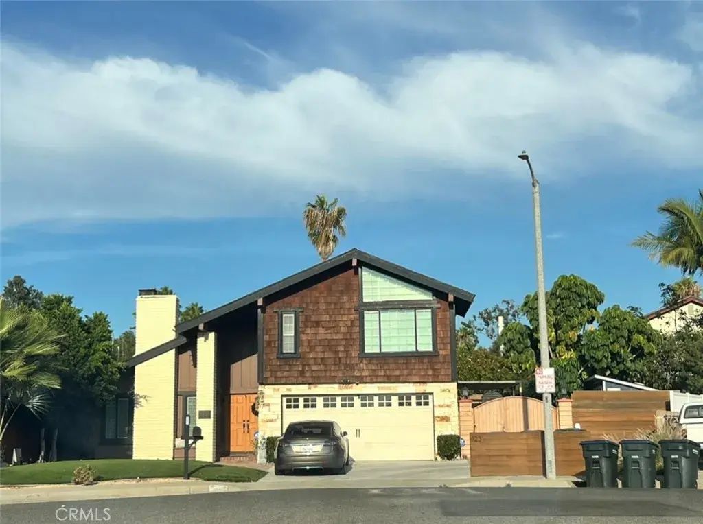 1231 E Boom Avenue, Orange
