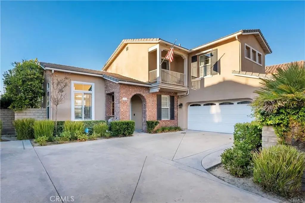 26947 Cape Cod Drive, Valencia
