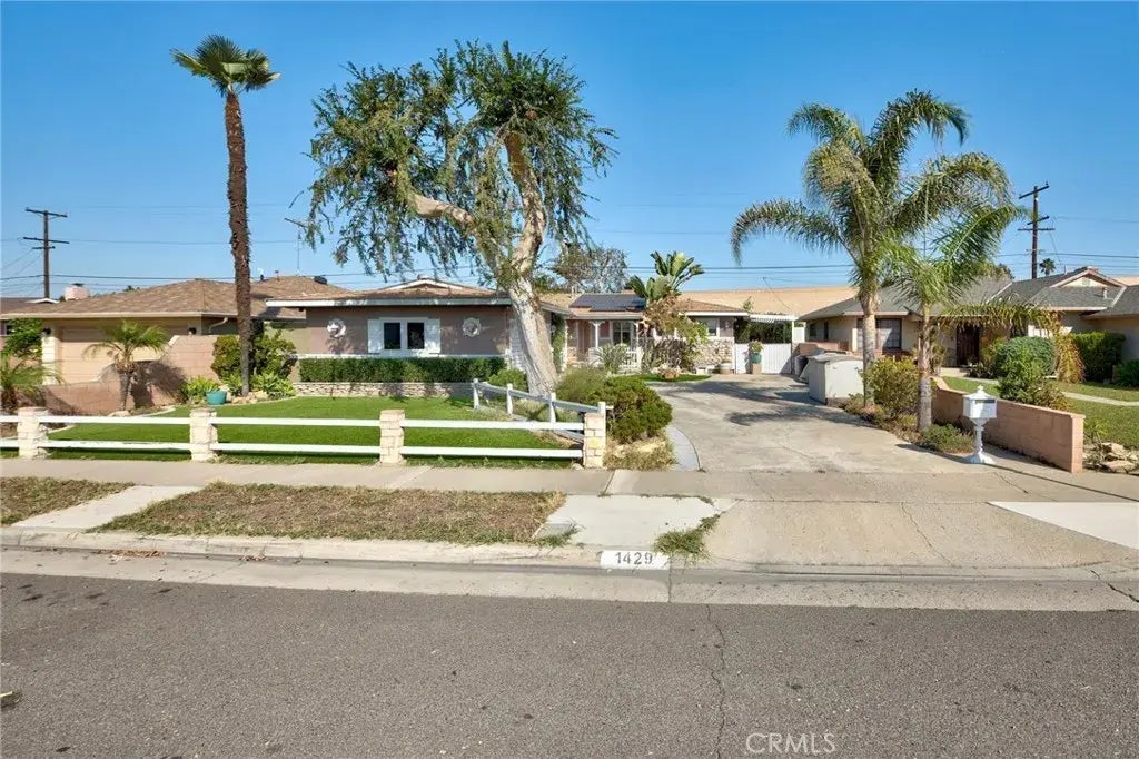 1429 E Rosewood Avenue, Anaheim