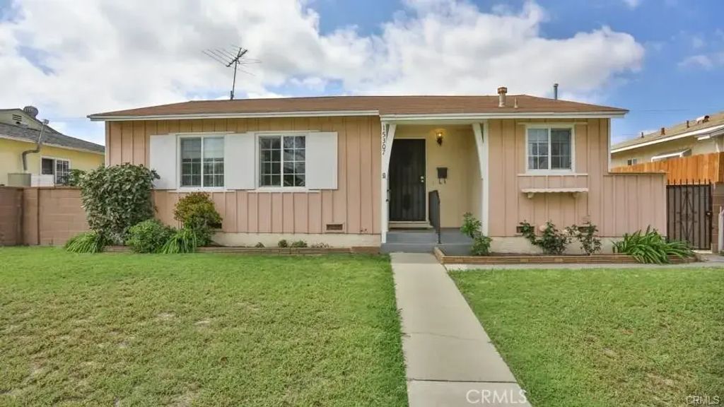 15307 Studebaker Road, Norwalk