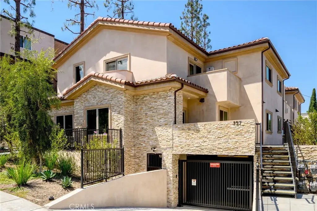 357 Harvey Drive 101, Glendale