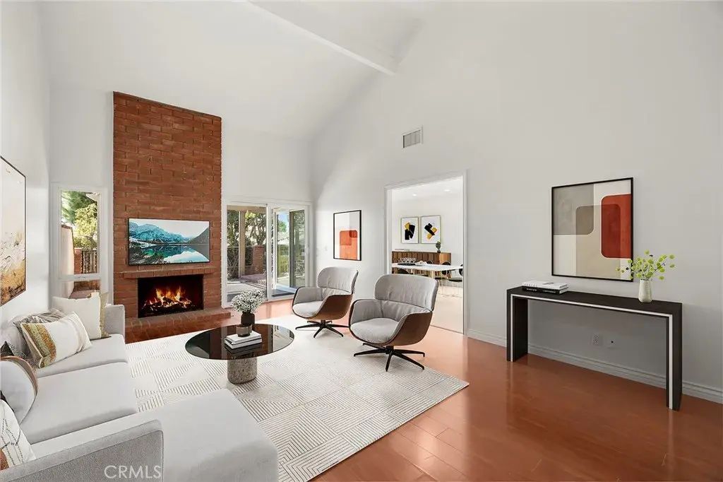 949 S Ridgecrest Circle, Anaheim Hills