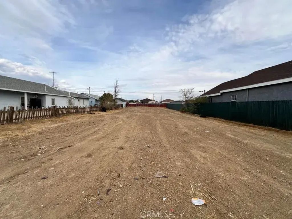 H Street, Mojave