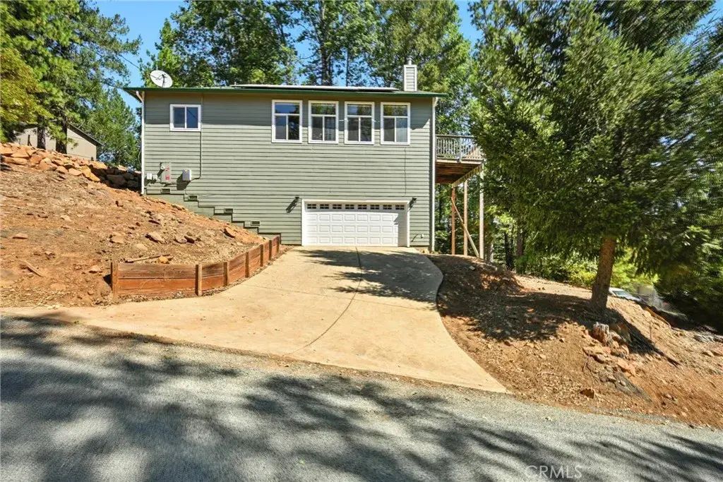 9698 Carolyn Drive, Cobb