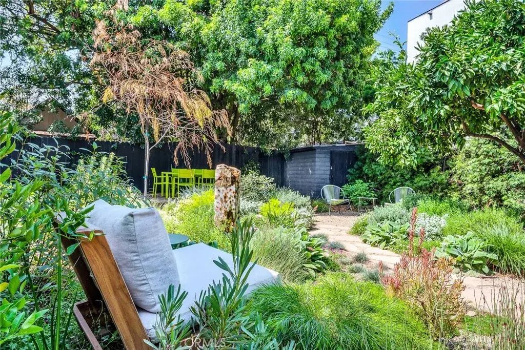 7451 Midfield Avenue, Los Angeles