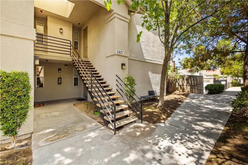 2827 W Avenue K12 211, Lancaster