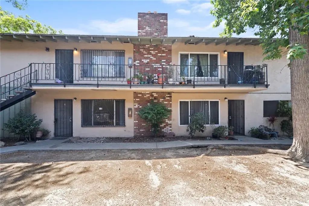 6645 Orange Avenue, Long Beach